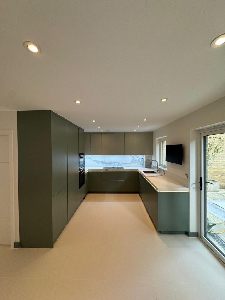 2 4 | Kutchenhaus, Chester