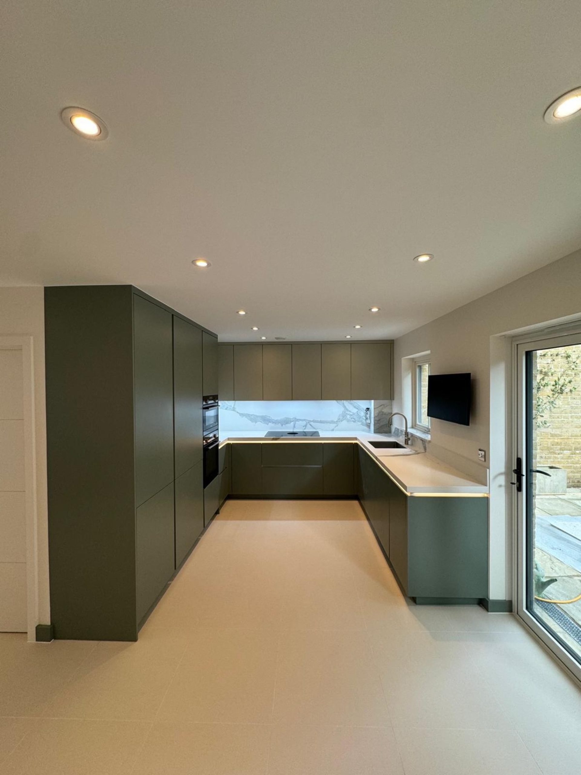 2 4 | Kutchenhaus, Chester