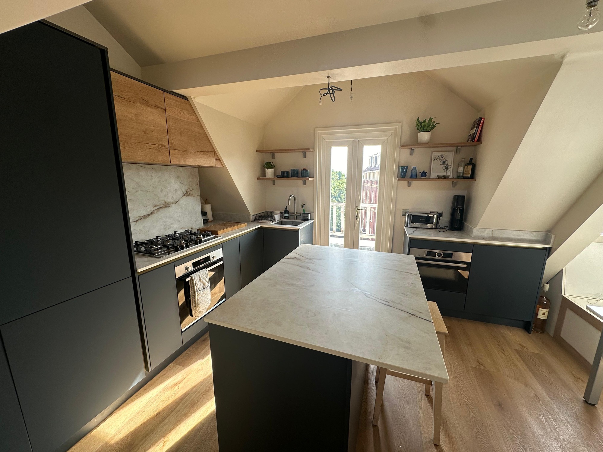 4 2 | Kutchenhaus, Chester